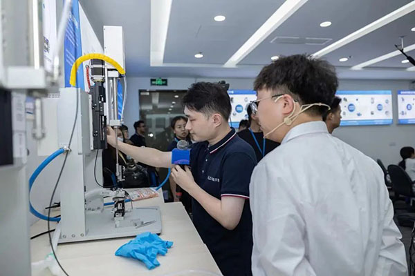 优发国际动物手术与造模方案负责人打击器实操演示